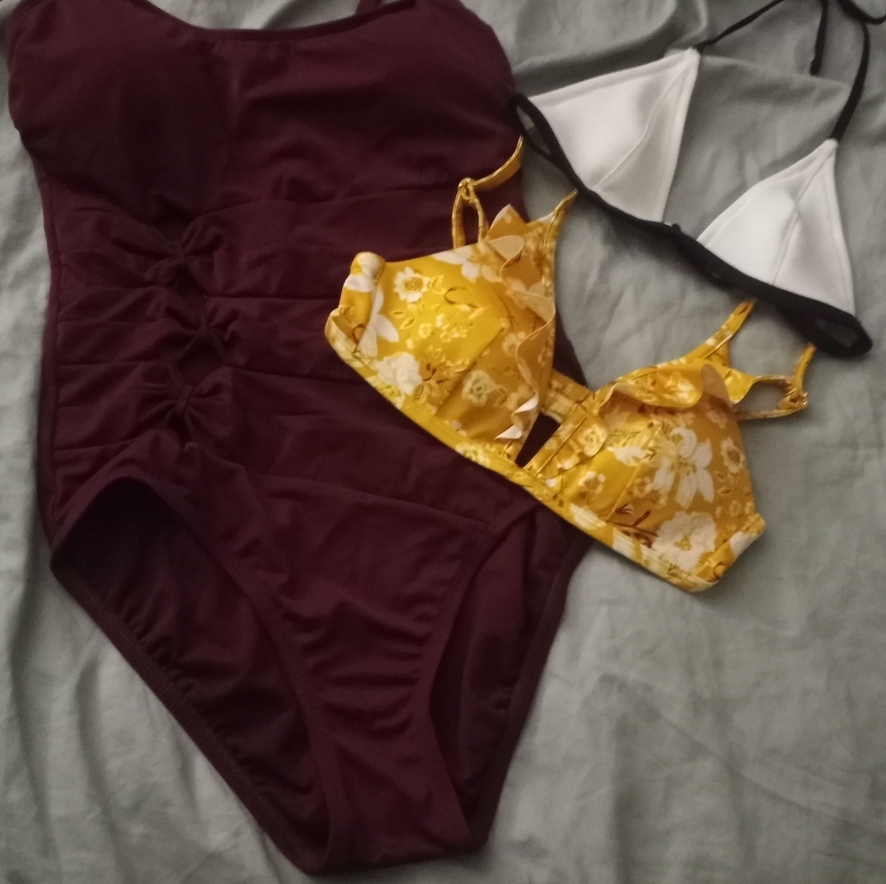 Bikini tops brand new * sz sm